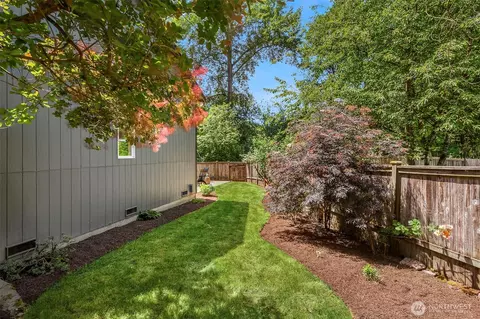 Exterior - 22422 15th Pl W, Bothell, WA 98021 photo 5 of 8