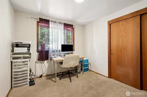 Bedroom - 470 E Murray Rd N, Grapeview, WA 98546 photo 2 of 5