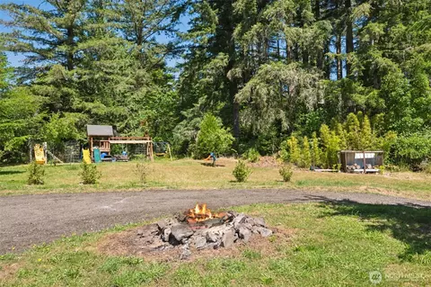 Exterior - 470 E Murray Rd N, Grapeview, WA 98546 photo 6 of 8