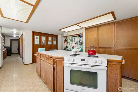 Kitchen - 470 E Murray Rd N, Grapeview, WA 98546 photo 3 of 4