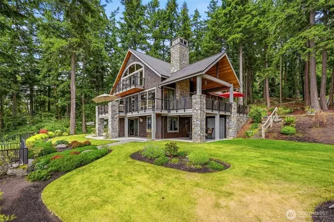 4898 S Camano Dr, Camano Island, WA 98282