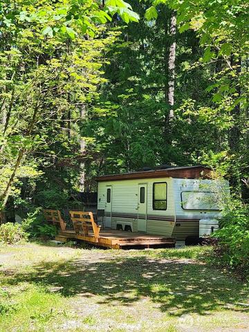 861 Goldrush Rd, Deming, WA 98244