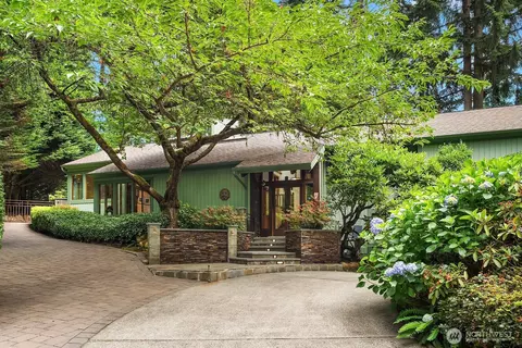 3825 132nd Ave NE, Bellevue, WA 98005