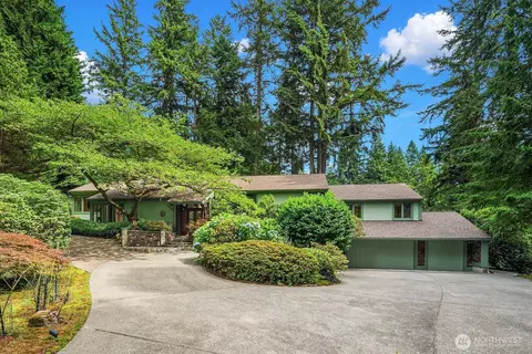 3825 132nd Ave NE, Bellevue, WA 98005