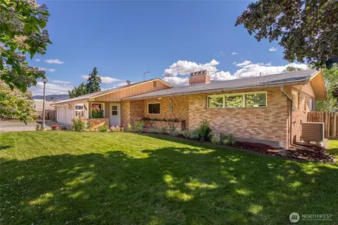 1903 Deerpath Dr, Oroville, WA 98844