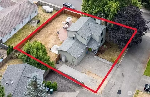 9834 NE 140th Pl, Kirkland, WA 98034