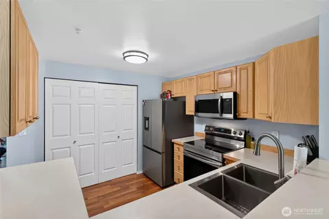 13306 SE 272nd Street Ct #F202, Kent, WA 98042