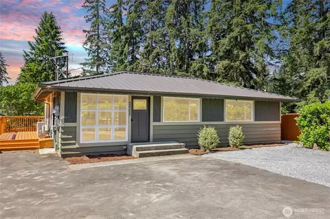 2002 211th Pl SW, Lynnwood, WA 98036