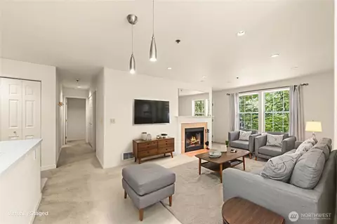 2540 118th Ave SE #202, Bellevue, WA 98005