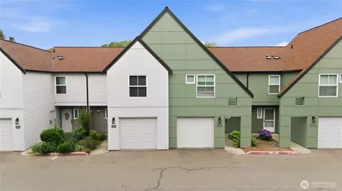 23907 67th Pl S #C102, Kent, WA 98032