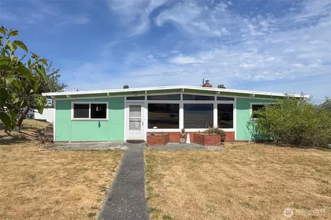 1027 W 9th St, Port Angeles, WA 98363