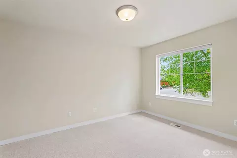 Bedroom - 4008 167th Pl SE, Bothell, WA 98012 photo 4 of 6