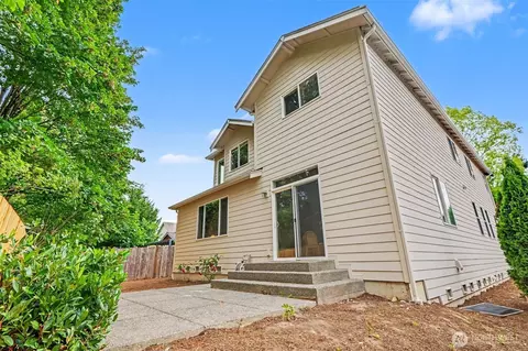 Exterior - 4008 167th Pl SE, Bothell, WA 98012 photo 3 of 4