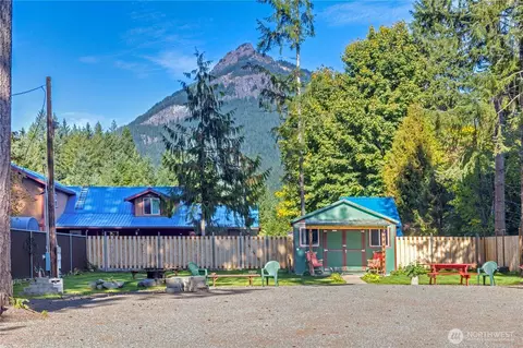105 Holiday Ln, Packwood, WA 98361