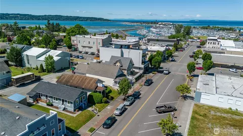 349 H St, Blaine, WA 98230