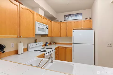 Kitchen - 12109 NE 171st Pl #B102, Bothell, WA 98011 photo 2 of 2
