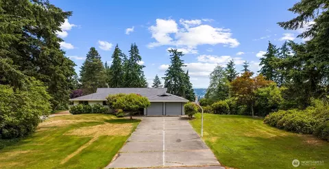 11122 46th St E, Edgewood, WA 98372
