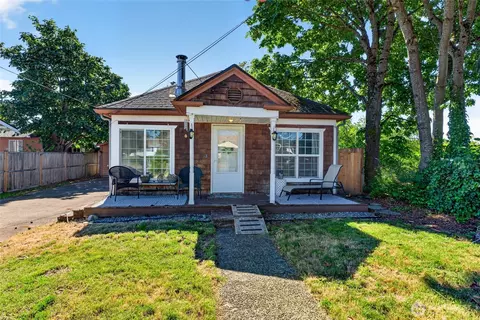 10920 47th Ave SW, Lakewood, WA 98499