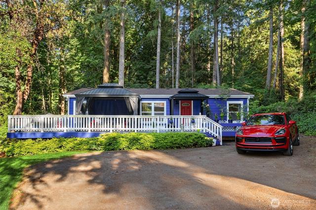 8480 Hansen Rd NE, Bainbridge Island, WA 98110