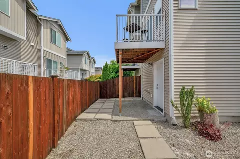 Exterior - 201 127th St SE #A, Everett, WA 98208 photo 5 of 7