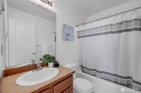 Bath - 201 127th St SE #A, Everett, WA 98208 photo 3 of 3