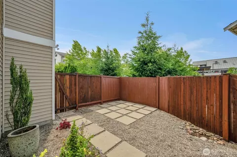 Exterior - 201 127th St SE #A, Everett, WA 98208 photo 4 of 7