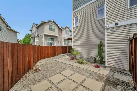 Exterior - 201 127th St SE #A, Everett, WA 98208 photo 3 of 7