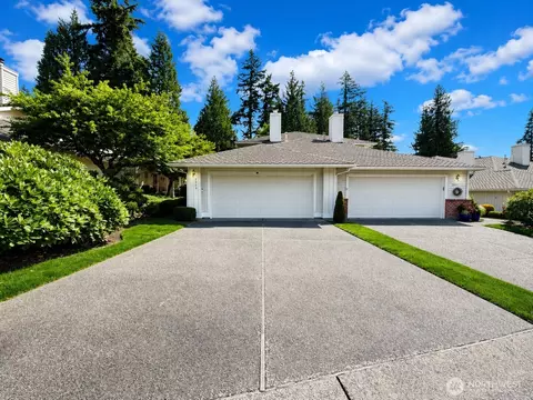 2009 Mill Pointe Dr SE, Bothell, WA 98012