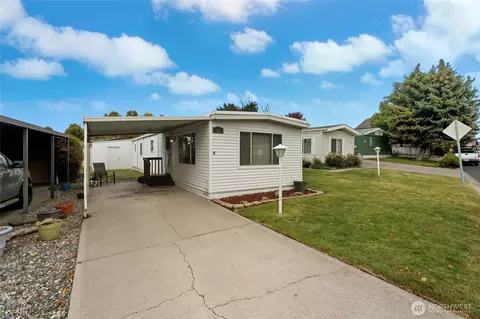 1031 SE Scenic View Dr, College Place, WA 99324