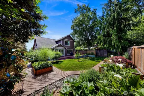 3217 Locust Ave, Bellingham, WA 98225