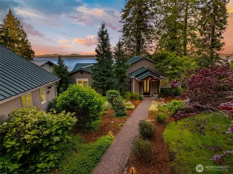 24920 S South Kingston Rd NE, Kingston, WA 98346