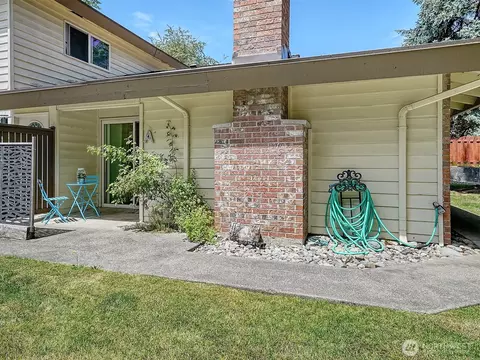 Exterior - 411 213th Pl SW #12A, Bothell, WA 98021 photo 4 of 5