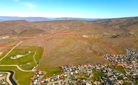 351 Kristi Ln, Yakima, WA 98901