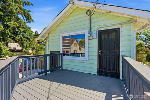 Exterior - 2312 Baker Ave, Everett, WA 98201 photo 9 of 14