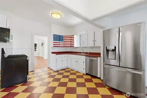 Kitchen - 2312 Baker Ave, Everett, WA 98201 photo 3 of 3