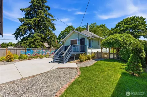 Exterior - 2312 Baker Ave, Everett, WA 98201 photo 5 of 14