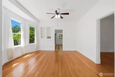Living - 2312 Baker Ave, Everett, WA 98201 photo 3 of 4