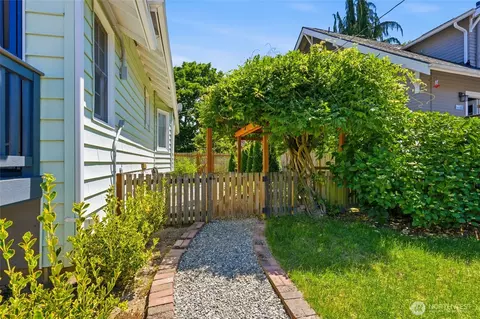 Exterior - 2312 Baker Ave, Everett, WA 98201 photo 10 of 14