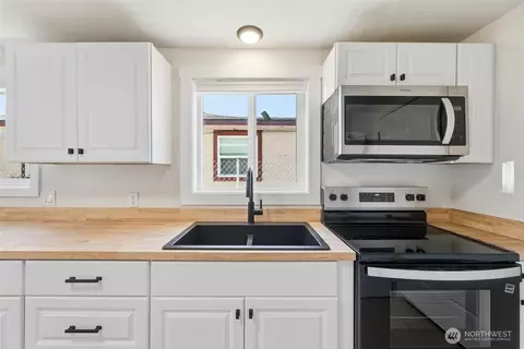 Kitchen - 607 S 1st St, Brewster, WA 98812 photo 1 of 3