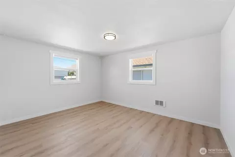 Bedroom - 607 S 1st St, Brewster, WA 98812 photo 2 of 5