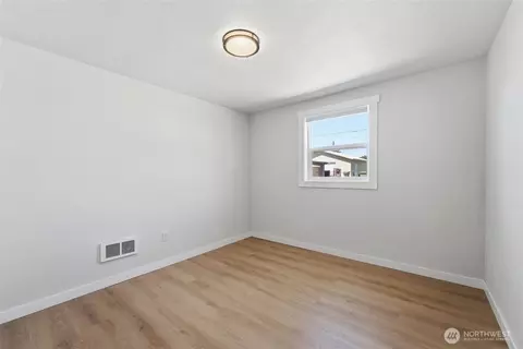 Bedroom - 607 S 1st St, Brewster, WA 98812 photo 4 of 5