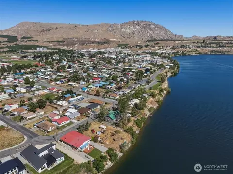View/Area - 607 S 1st St, Brewster, WA 98812 photo 4 of 10