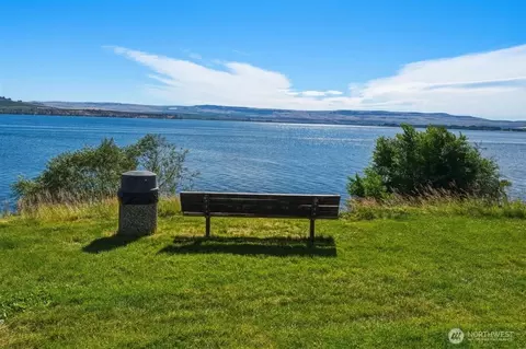 View/Area - 607 S 1st St, Brewster, WA 98812 photo 8 of 10