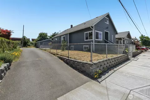 806 4th St SE, Auburn, WA 98002