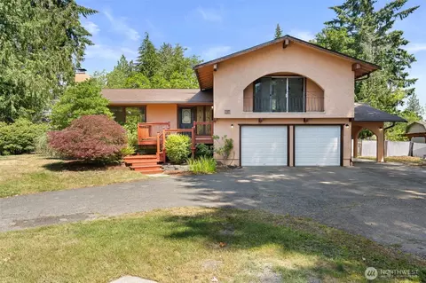 3560 NE Arrowhead Dr, Bremerton, WA 98311