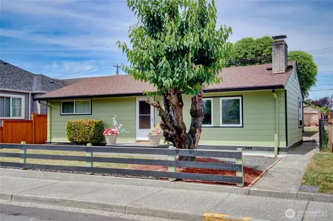 1709 2nd St, Marysville, WA 98270
