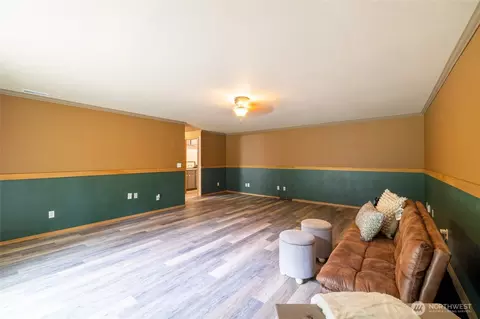 Living - 117 Yetter Ln, Chehalis, WA 98532 photo 2 of 2