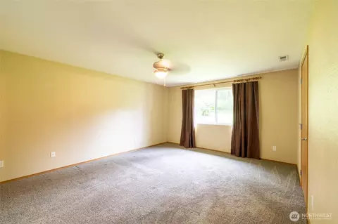 Bedroom - 117 Yetter Ln, Chehalis, WA 98532 photo 2 of 5