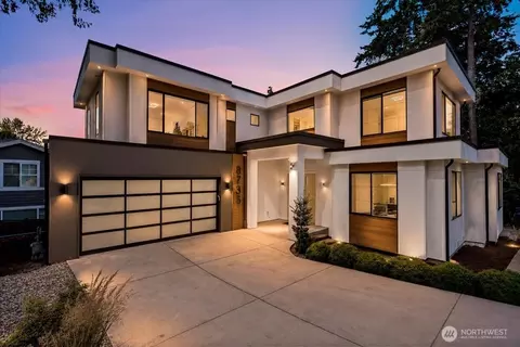 8736 126th Ave NE, Kirkland, WA 98033
