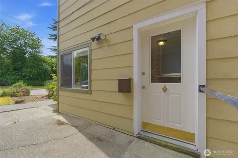 1205 N 11th St, Tacoma, WA 98403